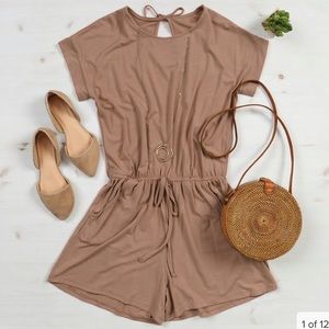 Keyhole Back Romper NWOT
